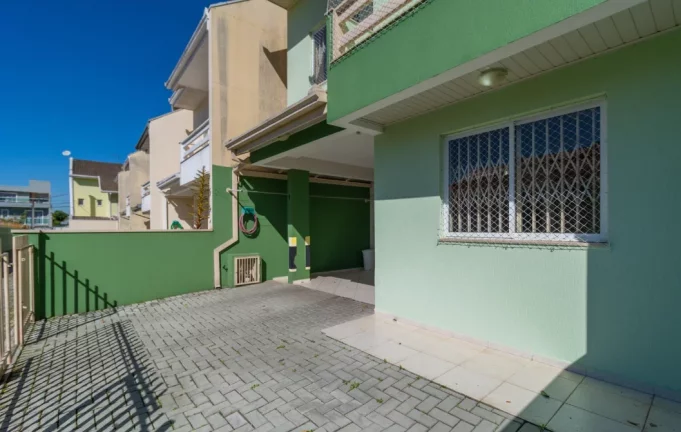 Imagem Sobrado de 3 quartos no bairro Campo Comprido