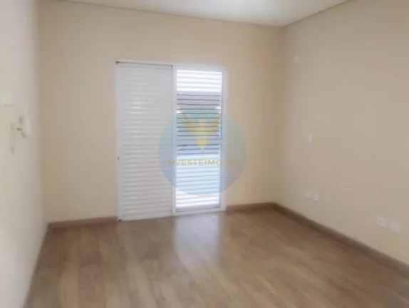 Imagem Casa com 4 Suítes e Área Gourmet em Condomínio Arborizado