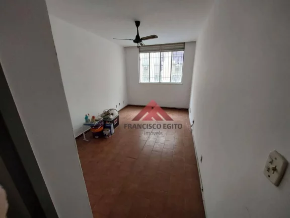 Imagem Apartamento com sala dois quartos,cozinha,area de serviço e a dependencia revertida para um terceiro quarto,colado ao super mercado Real,e próximo ao
