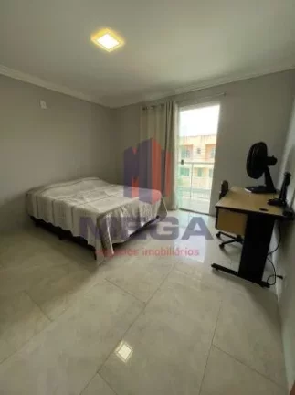 Imagem Casa Triplex com 04 quartos em condomínio fechado - Bairro Interlagos. OPORTUNIDADE!
