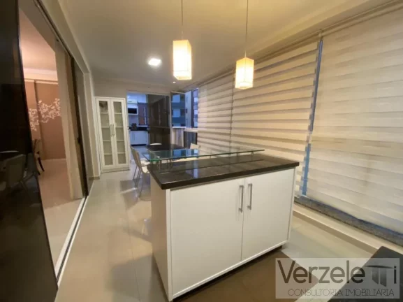 Imagem Apartamento 4 ou + dormitórios para Venda em Itapema / SC no bairro Meia Praia