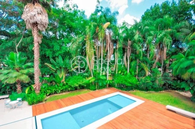 Imagem CASA ESPETACULAR, projetada por Mônica Drucker. Residência localizada em um verdadeiro refúgio no...