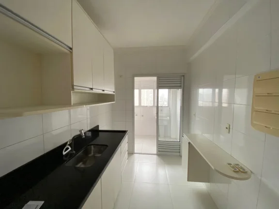 Imagem Ótimo apartamento a venda em Santos na Vila Belmiro, vazio.