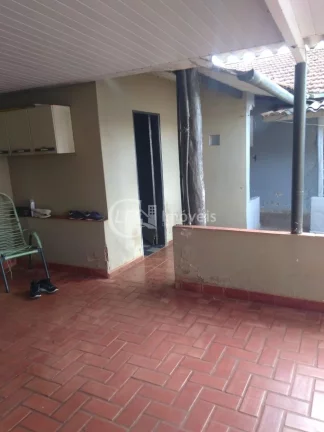 Imagem Casa de 4 quartos à Venda no Parque Residencial Rita Vieira, Campo Grande-MS - 140m² - 2 vagas de garagem