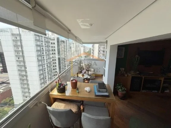 Imagem Apartamento de 144m², 4 dormitórios, sendo 4 suítes, hall privativo e excelente iluminação natu...