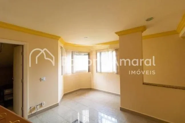 Imagem Ãtimo sobrado com 4 quartos sendo 2 suÃ­tes, suÃ­te master com hidromassagem, sala com lareira e pÃ...