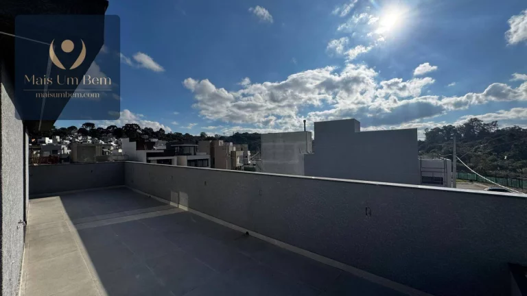 Imagem Sobrado Tríplex com Terraço em condomínio fechado com Piscina, 3 suítes, 171 m² por R$ 1.290.000 - Santa Cândida - Curitiba/PR