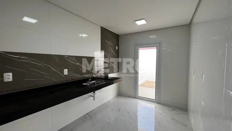 Imagem Venda, Casa KM2, 3 quartos, sendo 01 suíte, 100m aproximados , esquadria em pvc