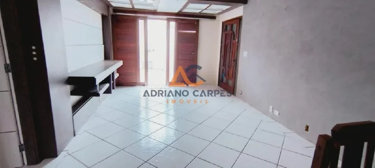 Imagem ALUGUEL Anual de Casa Semi-mobiliado com 3 dormitórios em Bairro Gravatá-Navegantes-SC
