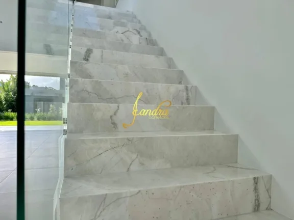 Imagem Sobrado em condomínio fechado com 04 suites