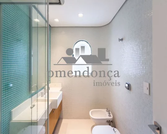 Imagem Apartamento na Vila Madalena com 2 suítes e 3 vagas, 216m²
