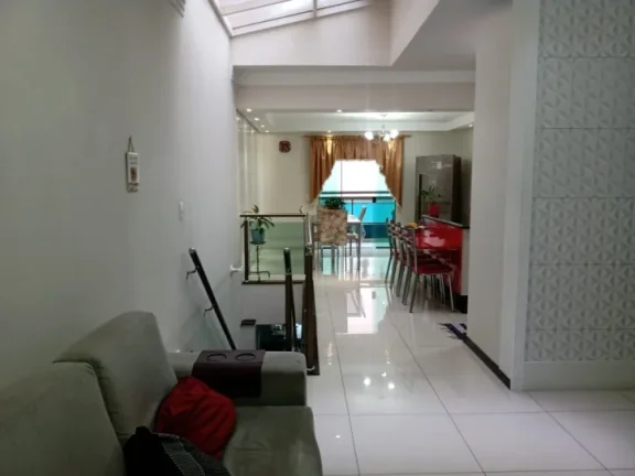 Imagem Excelente casa à venda, totalmente reformada!