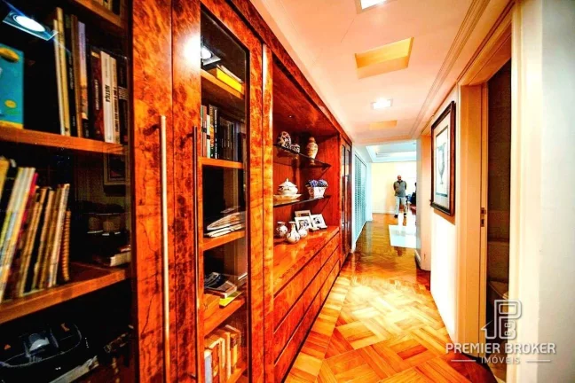 Imagem Casa com 5 dormitórios à venda, 515 m² por R$ 3.800.000,00 - Comary - Teresópolis/RJ