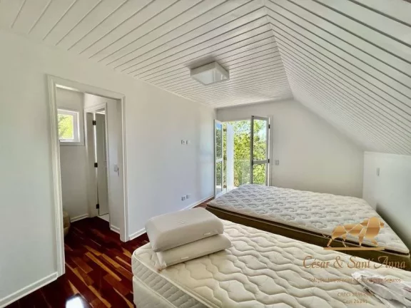Imagem Linda casa a venda em Condomínio Fechado em Campos do Jordão-SP