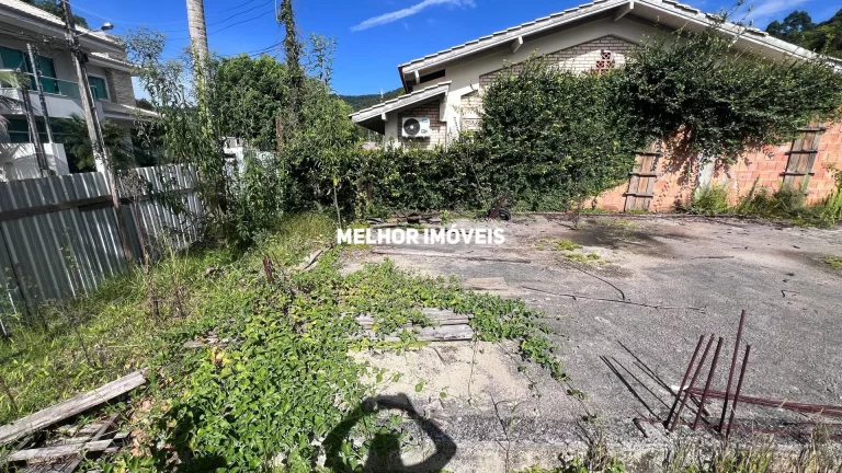 Imagem Terreno a venda no Condomínio Residencial Ariribá com 325 m² em Balneário Camboriú