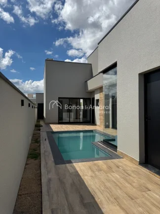 Imagem Casa térrea nova à venda com 3 quartos sendo 3 suítes, todas com armários planejados, ar condici...