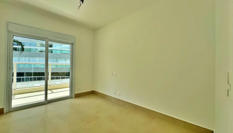 Imagem Apartamento com 3 dormitórios à venda, 110 m por R$ 3.550.000,00 - Riviera