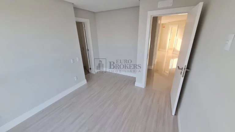 Imagem Apartamento com 3 suítes à venda no edifício Infinity Cost
