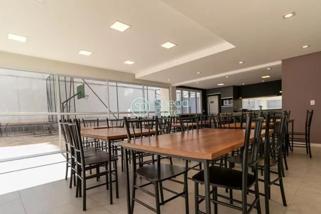 Imagem Oportunidade para reforma. Apartamento com 96m2, 2 dormitórios ( 2 suítes ) e 2 vagas na garagem. ...
