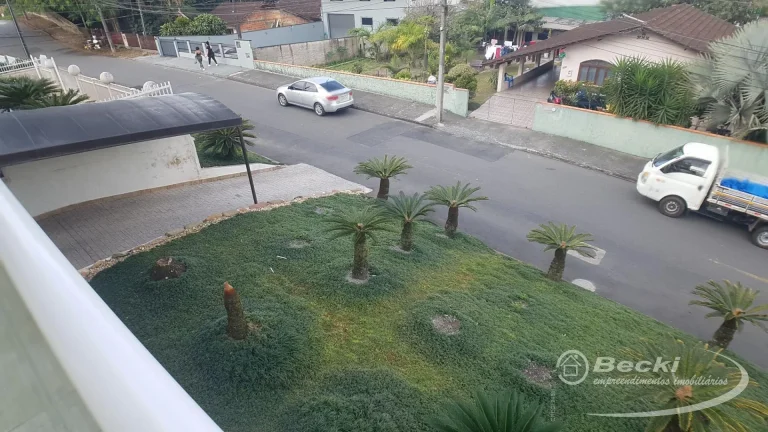 Imagem Sobrado Espaçoso no Petrópolis – Joinville/SC