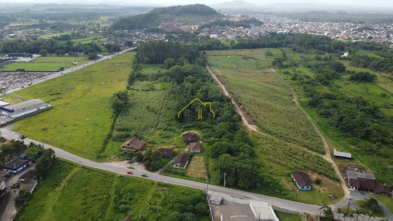 Imagem Terreno na região Industrial Norte com 43.000m2 para construção de Galpão localizado próximo do Aeroporto e Avenida Santos Dumond !