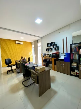Imagem CASA Á VENDA, NO SETOR RESIDENCIAL NORTE EM SINOP - MT.