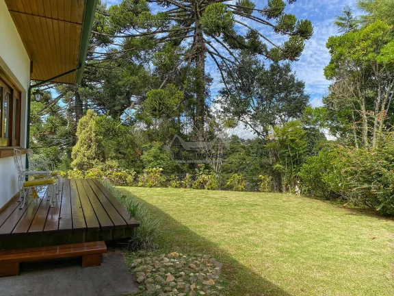 Imagem Casa à venda em Campos do Jordão - Com 3 dormitórios proximo ao Capivari
