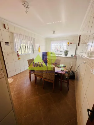 Imagem Imperdível Casa à Venda em São Paulo-SP: 3 Quartos, 1 Suíte, 2 Salas, 3 Banheiros, 2 Vagas na Vila Granada - 260m²