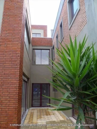 Imagem Linda loja no melhor ponto comercial da Granja Viana Na cara do Alphaville
