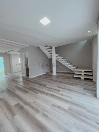 Imagem Casa com 3 dormitórios à venda no bairro Nações de Balneário Camboriú/SC
