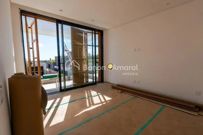 Imagem Casa à venda no Condomínio Pedra Alta, um imóvel de alto padrão que combina elegância, conforto...