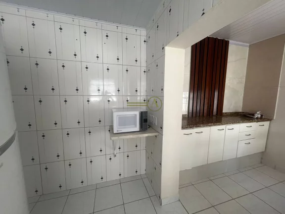 Imagem Casa à 200m do mar no centro de Peruíbe por apenas 500mil