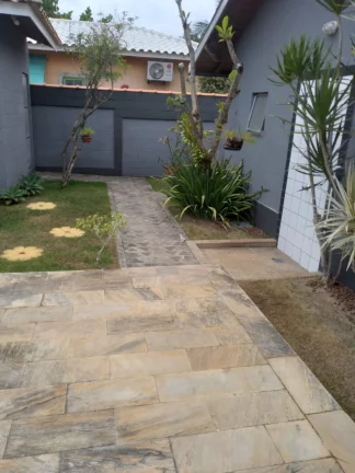 Imagem ATENÇÃO - Casa espetácular pertinho da praia.