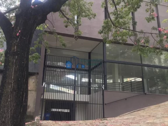 Imagem EXCELENTE PRÉDIO COMERCIAL NA FLORESTA