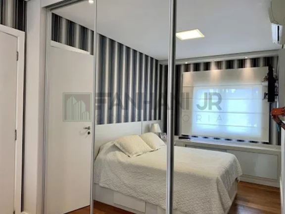 Imagem Vendo apartamento na Vila Nova Conceição. Requinte e muito bom gosto, neste incrível apartamento... São 4 dormitórios, sendo 2 suítes. O piso de ma