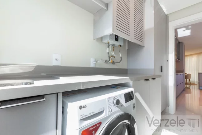 Imagem Apartamento 4 ou + dormitórios para Venda em Balneário Camboriú / SC no bairro Centro