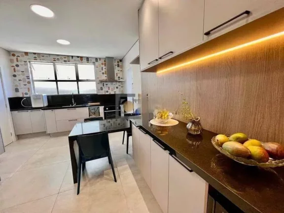 Imagem Excelente Apartamento com 3 Quartos à venda, 146m² - Embaré