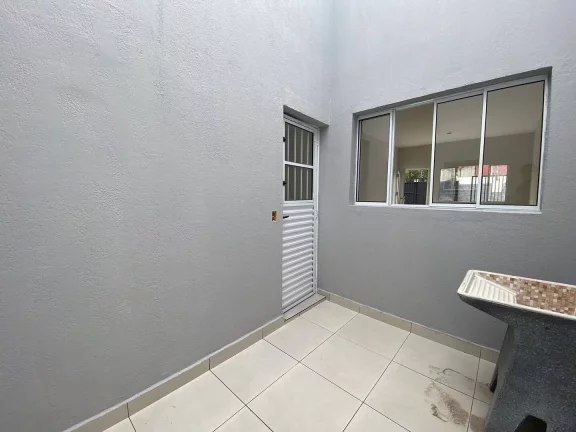 Imagem Casa à venda com 2 domitórios com suíte, próximo de tudo!