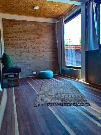 Imagem Oportunidade de Investimento: Charme e Conveniência no Centro de Pinhal