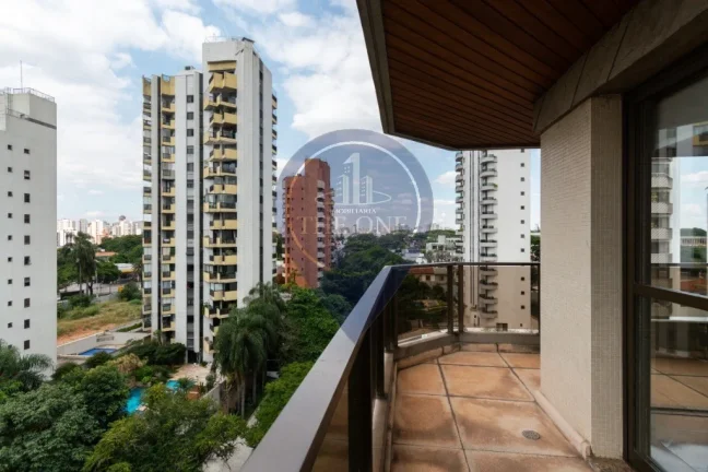 Imagem Cobertura de Luxo em Moema, São Paulo - 3 Quartos, 3 Suítes, 2 Salas, 6 Banheiros, 4 Vagas, 389m² de Área