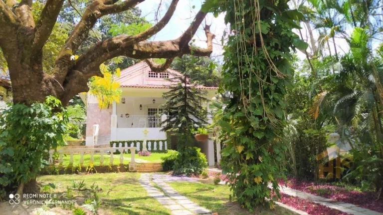 Imagem Casa de 250m² à venda, com 3 quartos (1 suíte), localizada no Sítio dos Pintos, Recife - Pernambuco.