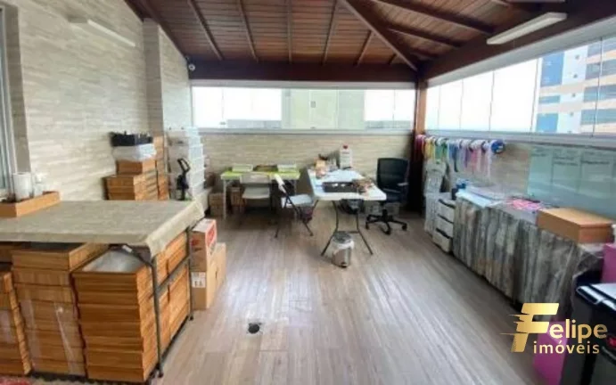 Imagem EXCELENTE OPORTUNIDADE! Cobertura duplex com vista para o mar, nada quadra da Praia de Itaparica.