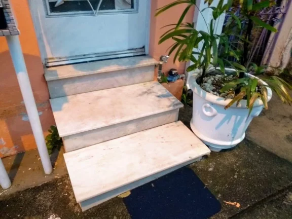 Imagem Imóvel em Piracicaba- Casa de vila em excelente localização, toda de piso frio, com 01 dormitóri...