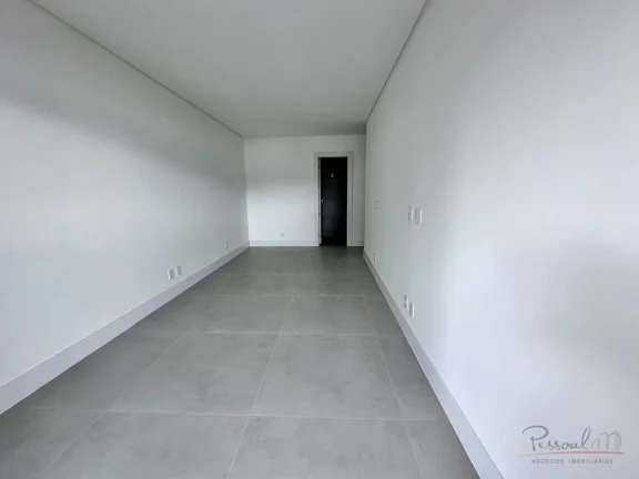 Imagem Apartamento exclusivo à beira-mar, localizado no prestigiado bairro João Paulo, em Florianópolis....