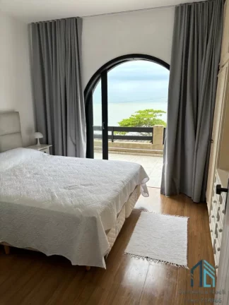 Imagem Terreno DUAS FRENTES, frente Mar, medindo, 1.102m2, permitido construções, até 5 andares. Piçarras SC