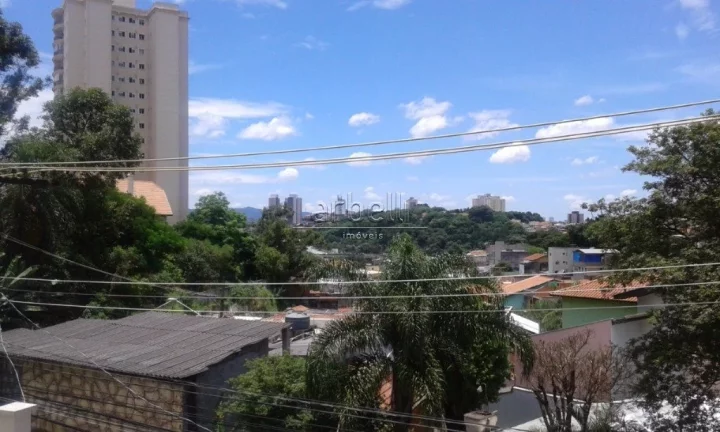 Imagem Sobrado Novo, com 180 metros de área construída, com 3 dormitórios, 3 vagas de garagem e churrasq...