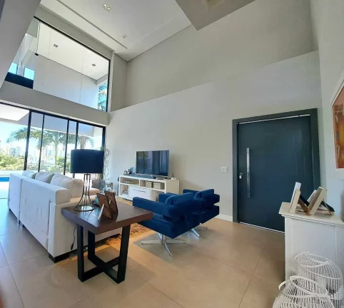 Imagem Casa moderna com 3 dormitórios sendo 1 suíte e 2 demi e 2 vagas, Ariribá - Balneário Camboriú/SC