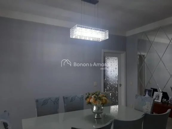Imagem Lindo sobrado em condomínio tranquilo, com segurança 24 horas e excelente localização! A apenas ...