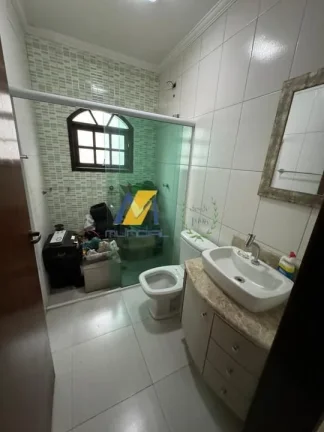Imagem Sobrado à Venda com 264m², 4 dormitórios, 1 suíte, 2 salas e 2 vagas!!!