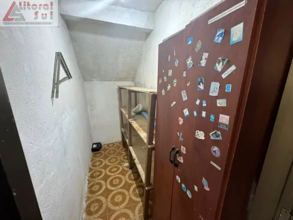 Imagem Imperdível: Casa à venda em Praia Grande-SP, bairro Real, 3 quartos, 1 suíte, 1 sala, 3 banheiros, 3 vagas, 173,25 m².